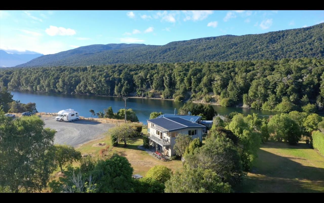 Glendale River View Манапури Екстериор снимка